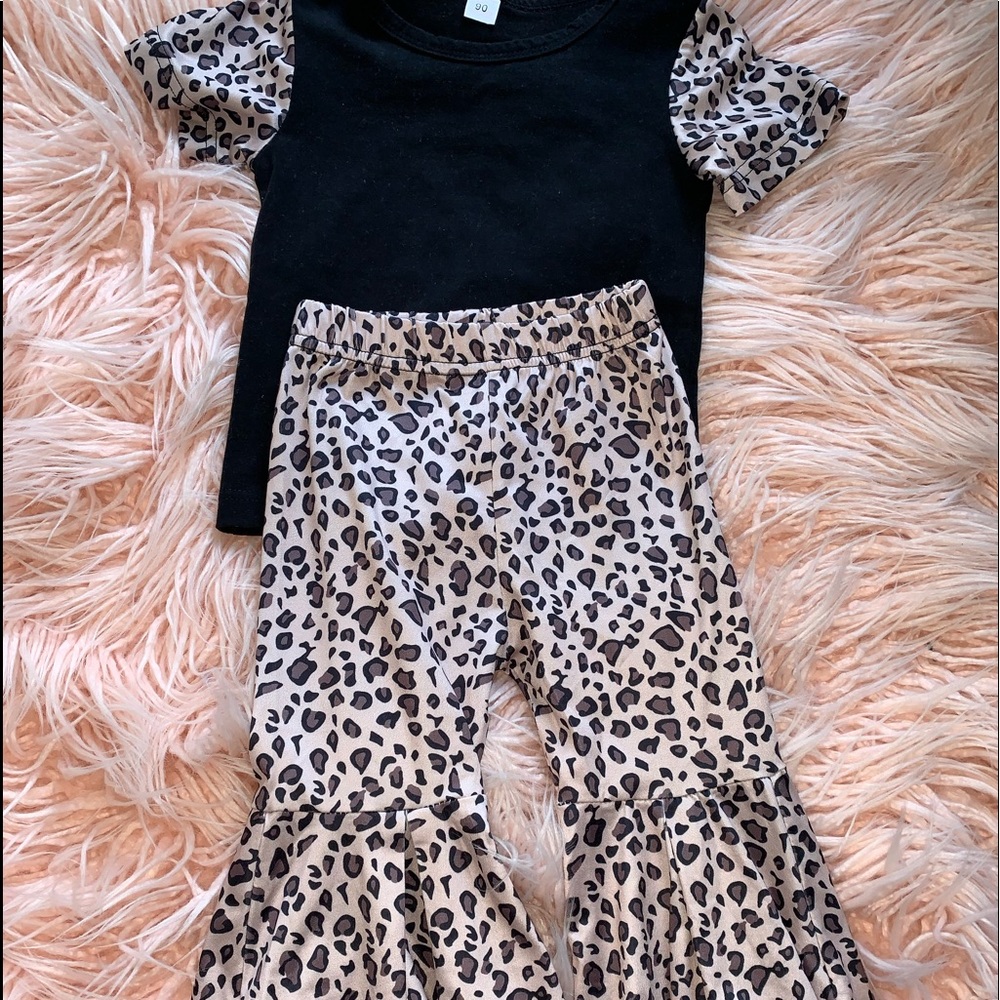 Cheetah bell bottom set